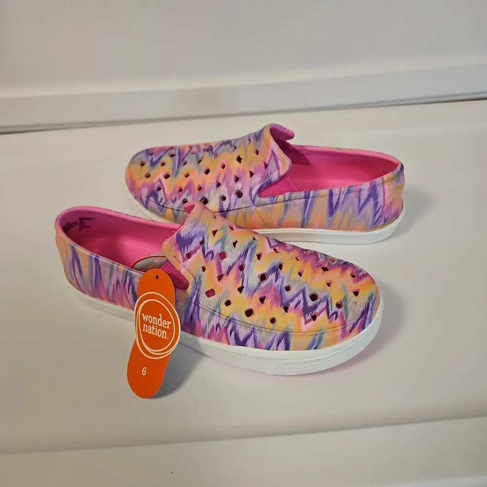 🌹Wonder Nation Color Summer slipon sz 6 New With tag
